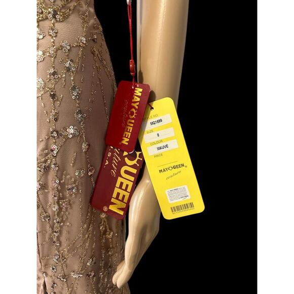 Elegant Evening Gown - Picture 5 of 8